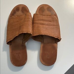 Frye size 9 Brown Woven Slide Sandals